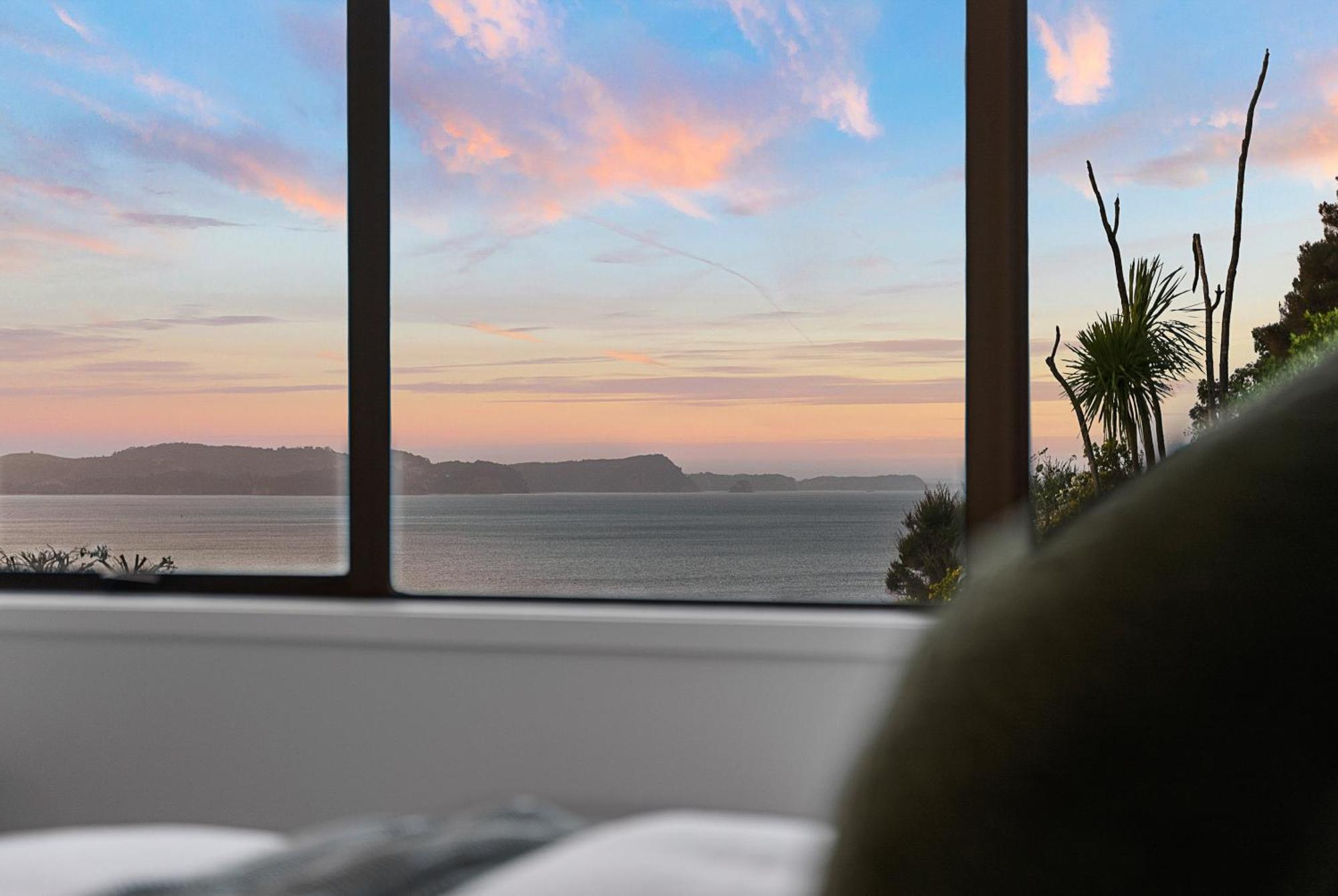 Private Paradise With Sea Views Appartement Whangaparaoa Buitenkant foto