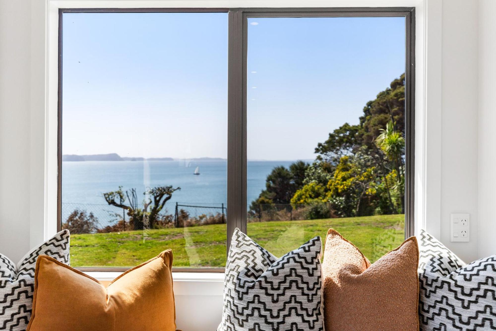 Private Paradise With Sea Views Appartement Whangaparaoa Buitenkant foto